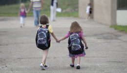 Riapre la scuola, senza mascherine ma l'ossessione è il risparmio
