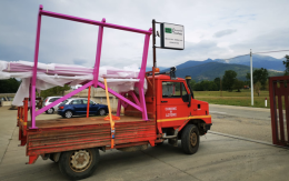 LEVONE. Terminati i lavori per la panchina gigante