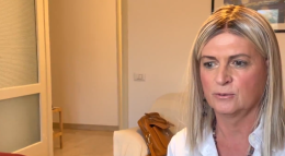 IVREA. Il coraggio di Andrea Perinetti. Da “prof” a “professoressa”