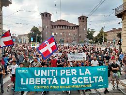 A Torino contro il green pass. La protesta di Chiara Tinuzzo