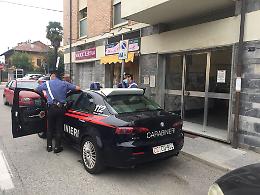 CALUSO. Accoltella la compagna e poi tenta di suicidarsi