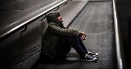 Licenziato, 40 anni, da giorni viveva sotto i portici; Ora è al dormitorio di Chivasso e chiede un lavoro