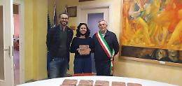 TORRE CANAVESE. Le mattonelle "Inciampare nella Cultura" al museo a cielo aperto