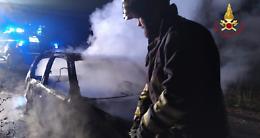 SALUGGIA. Va a fuoco una vettura: intervento dei pompieri