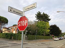 TORRAZZA PIEMONTE.  "Chi passa per primo all'incrocio?"
