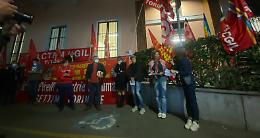 SETTIMO TORINESE. Svastiche sui muri della Cgil: “Non ci faremo intimidire”
