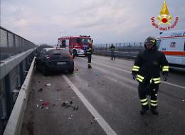 Incidente stradale sulla SP11, intervengono i vigili del fuoco