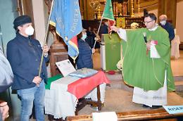 CHIVASSO. Benedetta la targa di Combattenti e Reduci e degli Alpini