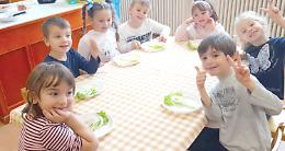 GROSSO. All’asilo le feste dei diritti dei bimbi e dell’albero
