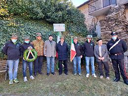 CASTELNUOVO NIGRA. Piazza Milite Ignoto, è polemica per il “fuso orario” dell’amministrazione comunale