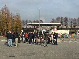 SETTIMO TORINESE. Presidio No Green Pass davanti ai cancelli della Pirelli   