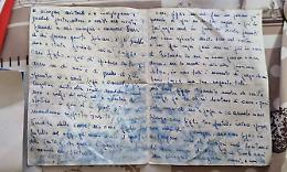 Lettera scritta nel 1961 e ritrovata per strada a Settimo: "Cerchiamo il proprietario"