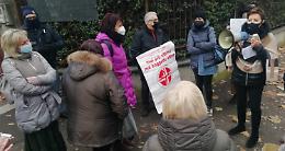 SETTIMO TORINESE. Altra giornata di protesta per i bambini affidati ai Servizi sociali e rinchiusi in comunità