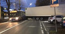 SETTIMO TORINESE. Tir contro un autobus in via Torino, disagi alla circolazione