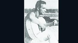 Nel Natale del 1995 la città  si interroga sull’assassino di  Filippo Capasso. Sgozzato a  Montegiove, bruciato a Pratoregio
