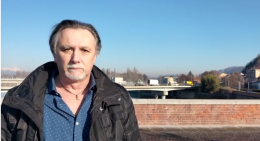 SAN MAURO. Pilone contro il ponte fotovoltaico: “Sarà una delle peggiori porcherie”