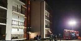 VENARIA. Fiamme in un appartamento in via Manzoni: sette persone sono rimaste intossicate