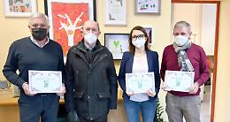 SETTIMO TORINESE. La Famija Setimeisa consegna la pergamena di Sant’Antonio alla giunta comunale