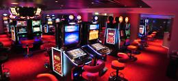CHIVASSO. Rubano 3 furgoni ma il colpo alla sala giochi frutta 200 euro