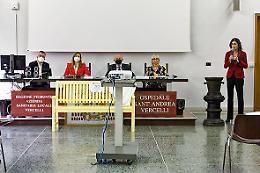 Al Sant'Andrea di Vercelli una panchina gialla e un ambulatorio per la prevenzione del dolore pelvico