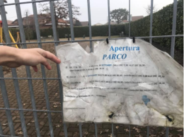VOLPIANO. “Il parco di via Riviera? Chiuso perché è morto il nonno vigile che lo apriva”