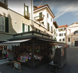 IVREA. Il cessetto per il chioschetto...?! Piccoli: non c’è il 2 senza il 3