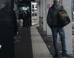 IVREA. Ragazza aggredita in stazione sul binario 1