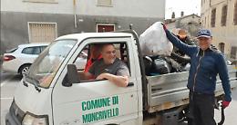 MONCRIVELLO. Una raccolta di plastica e spazzatura varia sui “Sentieri del miele e del piccolo frutto”