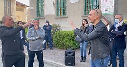 VENARIA. Scontro furibondo davanti al  Comune tra la Virtus e Giulivi (VIDEO)