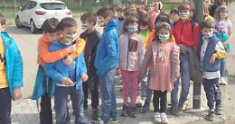 BORGOFRANCO D'IVREA. Le scuole si mobilitano  con  una “Marcia per la Pace” (VIDEO)