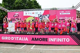 CICLISMO. Rivarolo Canavese: una città agghindata di rosa saluta il Giro d'Italia