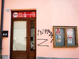 SETTIMO TORINESE Solidarietà dopo le scritte sui muri di Articolo Uno