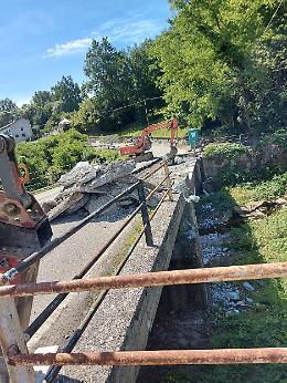 SAN MARTINO. E' ammalorata una colonna sul ponte sul torrente Boriana: la Città metropolitana fa i lavori