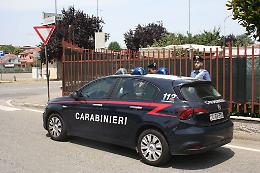 SETTIMO TORINESE. Ferisce con sei coltellate un uomo in strada