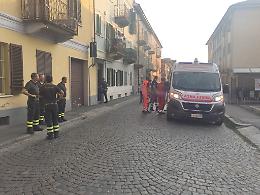 CHIVASSO. Lancia i vasi dal balcone in cortile, intervengono i vigili