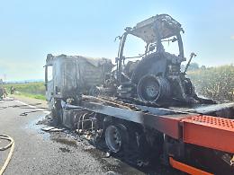 Autoarticolato in fiamme sulla A5  tra San Giorgio e Volpiano, in direzione Torino (FOTO)