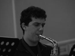 CASTELLAMONTE. Luca Erio, un sassofonista erede del grande jazzista canavesano Carlo Actis Dato