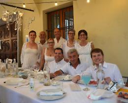 GASSINO TORINESE. La prima cena in bianco nel centro città fa il tutto esaurito
