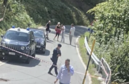 Perde il controllo dell'auto e ferisce due carabinieri al Rally Città di Torino (VIDEO)