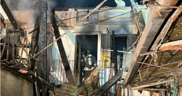 LEINI. Le fiamme distruggono una casa in via Provana
