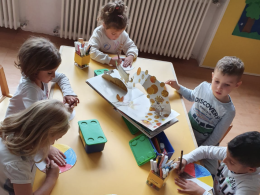 GROSSO. I bimbi della Brachet celebrano i loro nonni