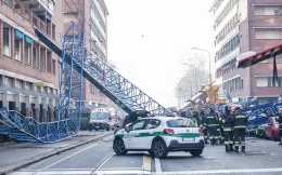 Più di mille in via Genova per chiedere sicurezza sul lavoro dove a gennaio morirono 3 operai per il crollo di una gru