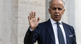 Piantedosi vuole già chiudere i porti alle ONG