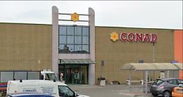 CRESCENTINO. Rubava superalcolici e abbigliamento al Conad