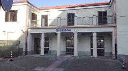 Stazione ferroviaria fuori controllo. Rapinato un invalido. "Dammi 200 euro!"