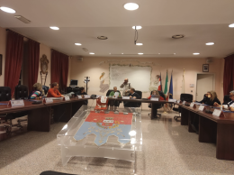 "Potevate trovarli mille euro per il commercio..."