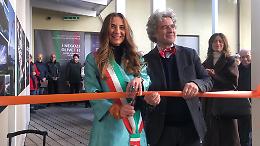 Taglio del nastro per la quarta mostra del ciclo dedicato ad Olivetti