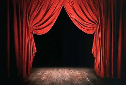 Il teatro costa troppo? E allora quasi quasi ce lo vendiamo...