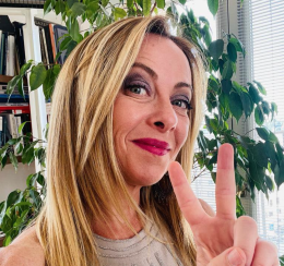 Meloni rimuove il "Si Vax" Magrini