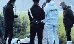 Cadavere nelle campagne di Chivasso: in due a processo per occultamento